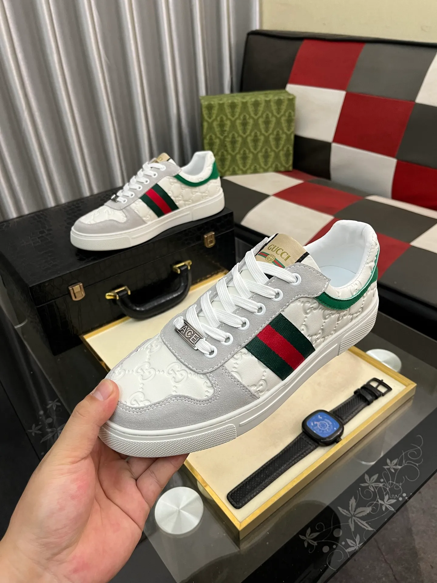 Men's Men's Shoes💰440⌚️⌚️【GUCCI】Gucci men's latest white shoe series casual shoes! The official website is built 1:1. Upper: Made of imported cowhide, with electric embroidery ➕Inner lining: Made of high-quality first-layer pigskin, soft and comfortable. Picky material selection and exquisite workmanship give you the best enjoyment. Size: 38-44 yards, 3️⃣ colors available.